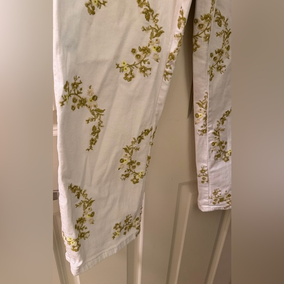 Pilcro Heritage Curve Mid-Rise Tapered Barrel Jeans, White Embroidered, 25 - Picture 8 of 15